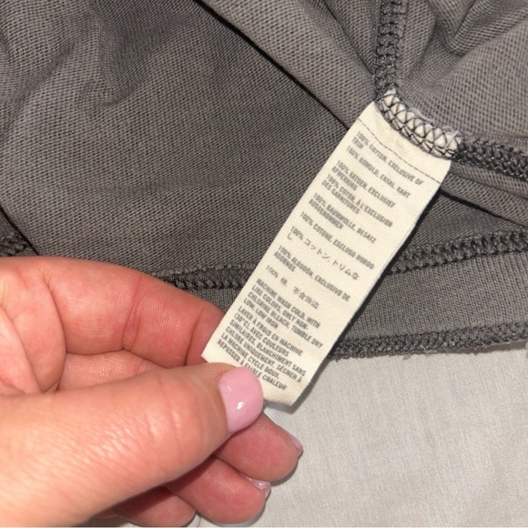 Abercrombie & Fitch Gray Long Sleeve Tee - Picture 6 of 7